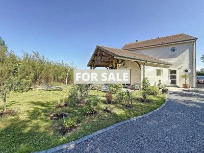 Detached House with Landscaped Garden by the Coast