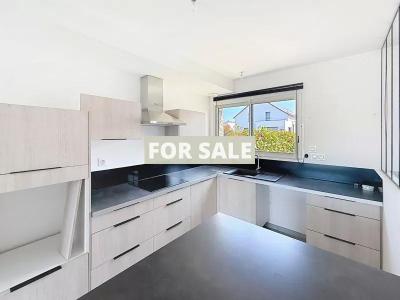 Detached House with Garden by the Coast