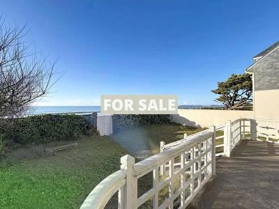 Detached Sea Front Property with Panoramic Sea Views