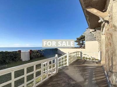 Detached Sea Front Property with Panoramic Sea Views