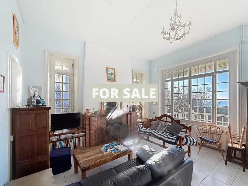 Detached Sea Front Property with Panoramic Sea Views