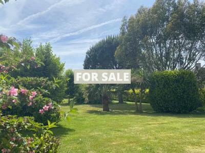 Detached House with Garden By the Coast