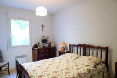 Apartment with Garden and Parking