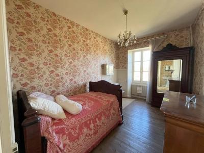 Manor House with Outbuilding in Almost One Acre