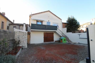 Villa With Basement and Courtyard