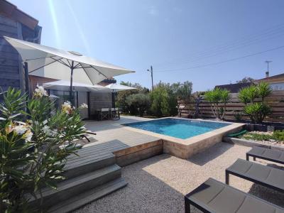 Beautiful Single Storey Wooden House With Pool And Garden