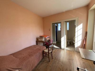 Manor House with Outbuilding in Almost One Acre