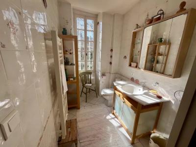 Manor House With Outbuildings with Private Access To The River