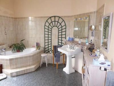 Beautiful House With Guest House And Garden