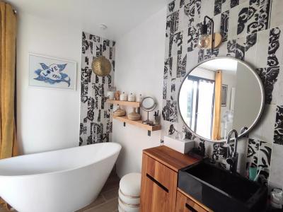 Beautiful Detached House With Pool And Garden