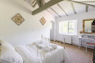 Exceptional Country Property with Pool and Land