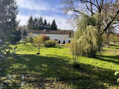 Detached Longere by the Banks for the River Charente