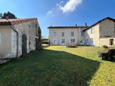 Manor House with Outbuilding in Almost One Acre