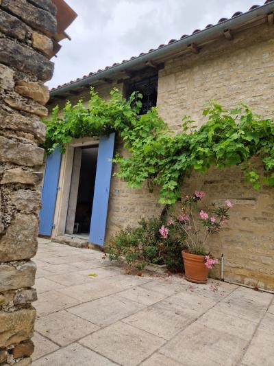 Stone House With Guest Gite and Swimming Pool