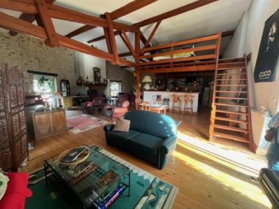 Former Stable Converted Into A Loft With Adjoining Garden