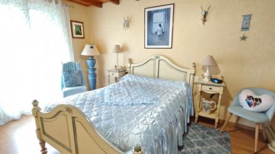 House in Perfect in Condition within the Vineyards