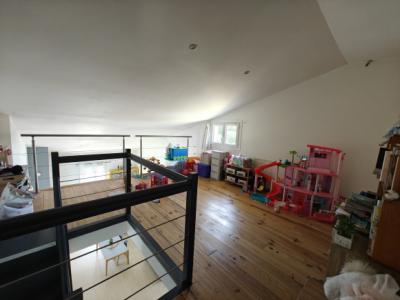 Detached Villa with Landscaped Garden