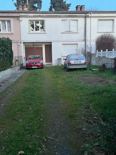 House With Garden and Garage