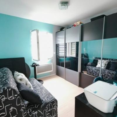 Recent Single Story Villa On Enclosed Garden