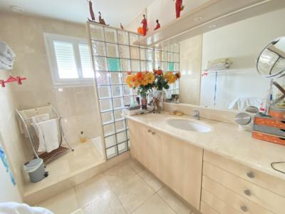 Detached Villa in Sought After Sector