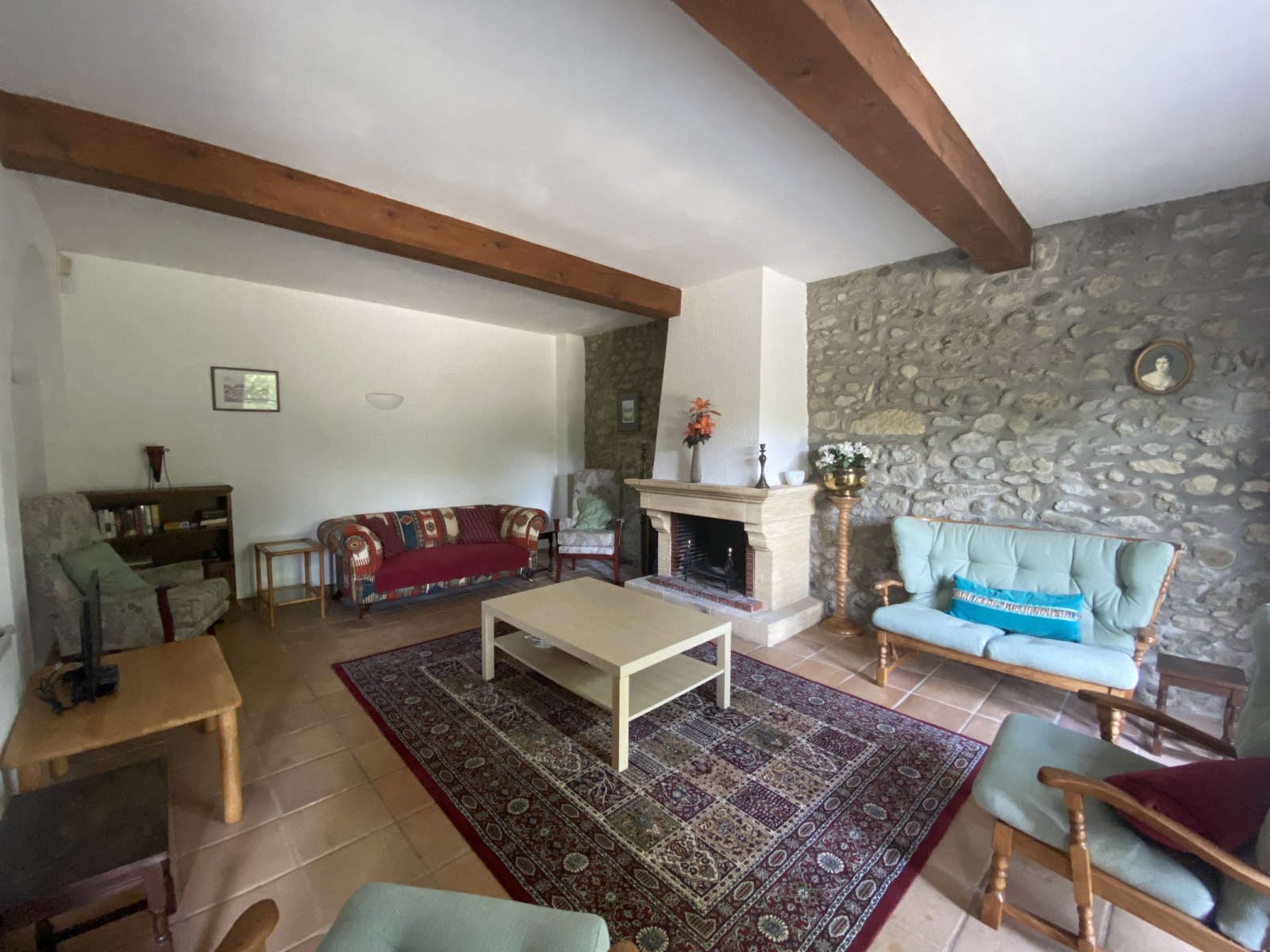 La Jarrie Fireplace Rentals - Nouvelle-Aquitaine, France