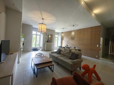 Town House With Pool And Garage