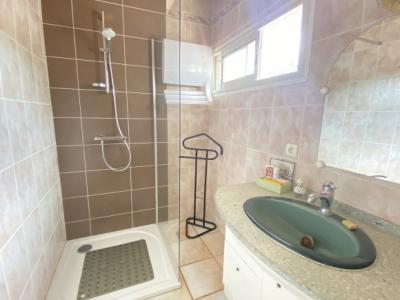 Detached Villa with Lovely Mature Garden