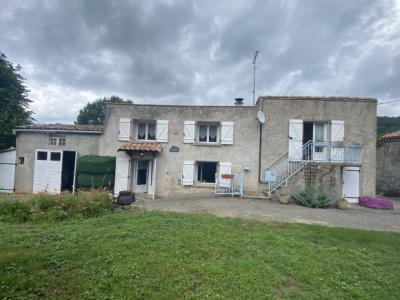 Detached House With Garage, Garden and Independent Apartment