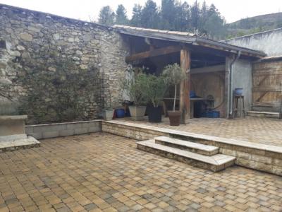 Fully Renovated Town House with Garden and Garage