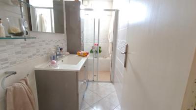 House in Perfect in Condition within the Vineyards