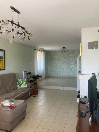 Detached Villa, Swimming Pool, Garage And Terraces