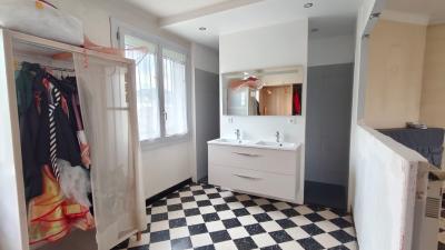 Town House with Nice Accommodation