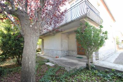 Detached Villa With Large Garage