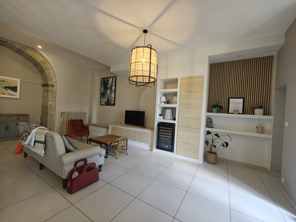 Town House With Pool And Garage