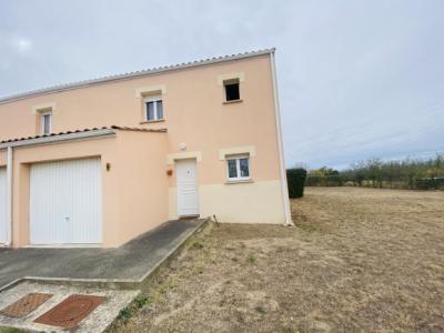 Villa With Garage And Garden