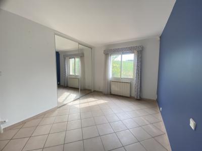 Single-Story Detached Villa with Garden