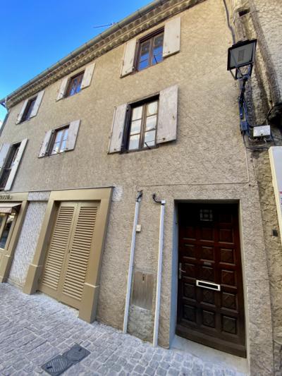 In The Heart Of The Medieval City: House On Two Levels