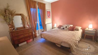 Traditional House with Garden, Nice Family Home