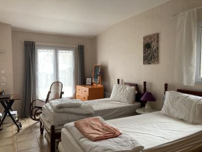 Detached House with Pool and Open Views