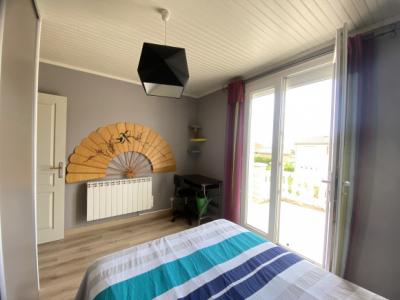 Detached Villa with Lovely Mature Garden