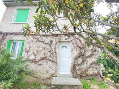 Lovely Cottage in Sought-After Area