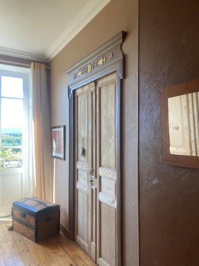 Mansion House With Garden And Terrace