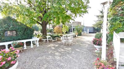 House in Perfect in Condition within the Vineyards