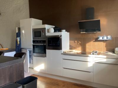 Contemporary Detached House with Swimming Pool