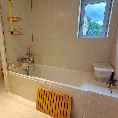 Magnificent House with Swimming Pool and Garage