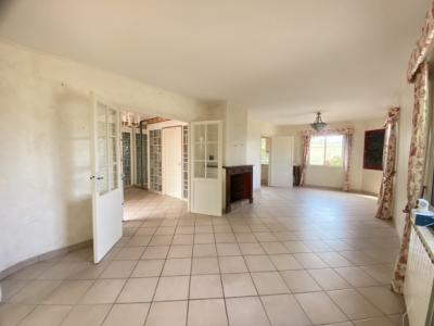 Single-Story Detached Villa with Garden