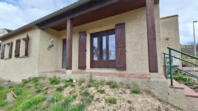 Single Storey Villa With Garden