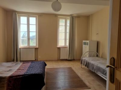Property in Wooded Park of 2 Hectares with Outbuilding, Water Sources And Lake