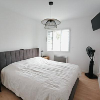 Recent Single Story Villa On Enclosed Garden
