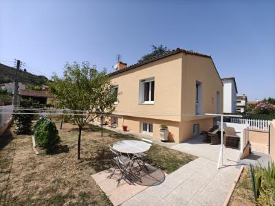 Detached Villa With Garden And Garage